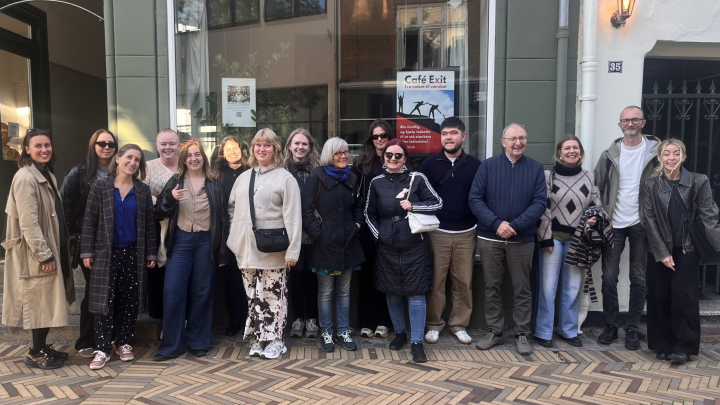 Billede af deltagerne i introkurset for nye frivillige i Café Exit.